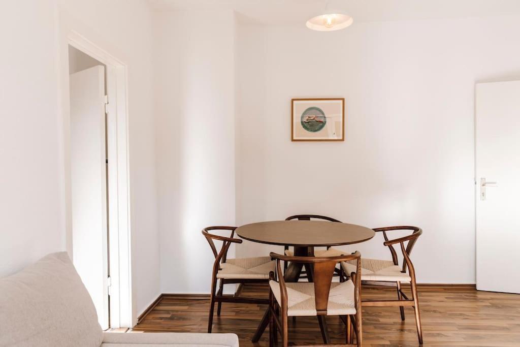 Komplett Neu: 2-Zi Zentral Im Altbau. 24H-Checkin Kiel Bagian luar foto